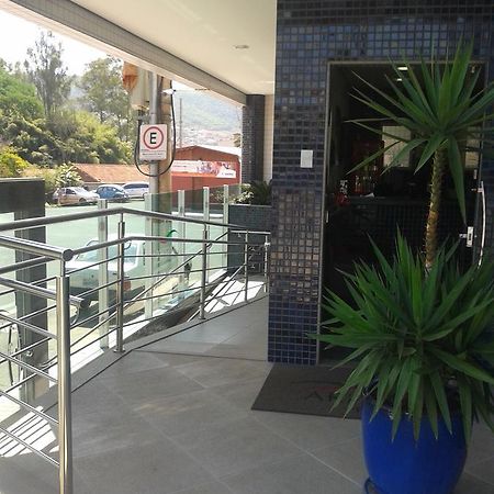 Aredes Hotel Итабирито Екстериор снимка