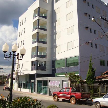 Aredes Hotel Итабирито Екстериор снимка