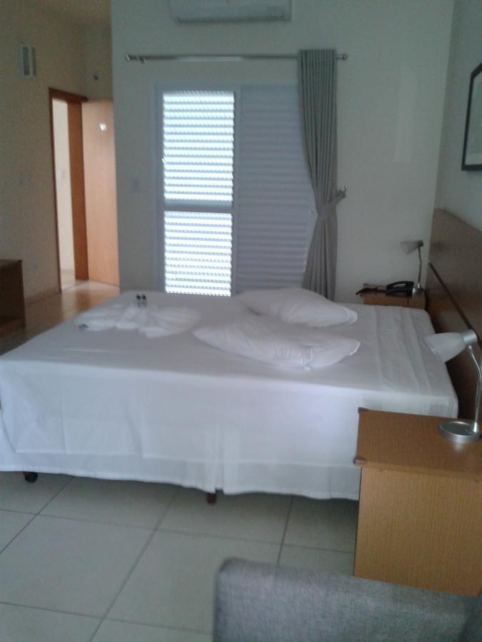 Aredes Hotel Итабирито Екстериор снимка
