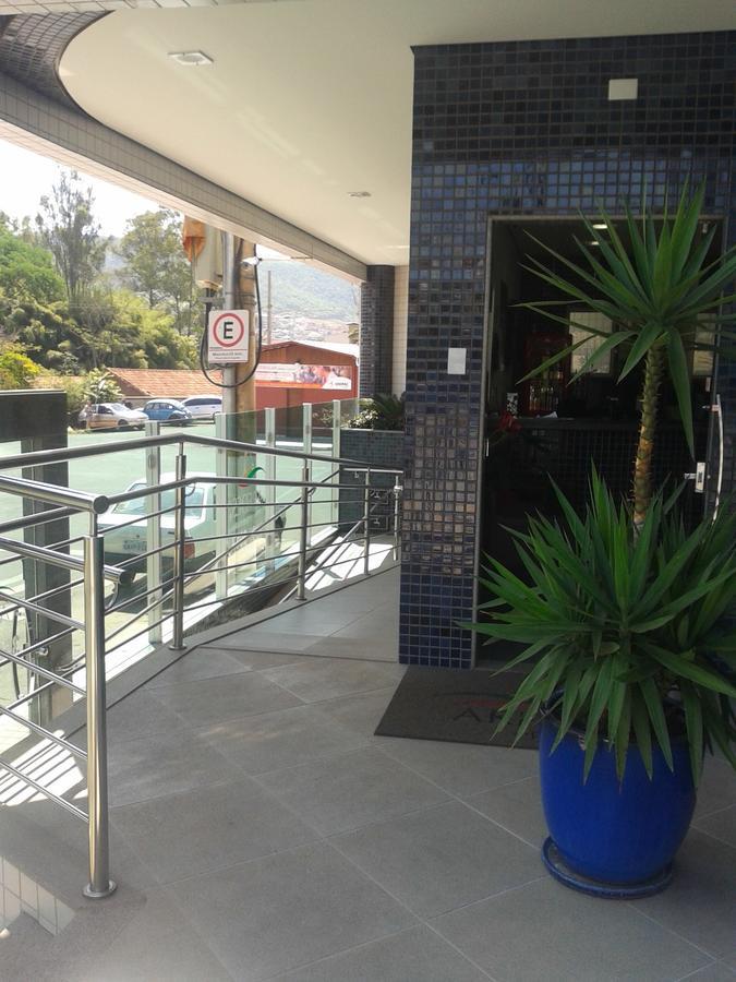 Aredes Hotel Итабирито Екстериор снимка